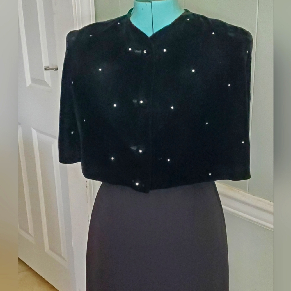 Velvet 1950s vintage cape with rhinestones black